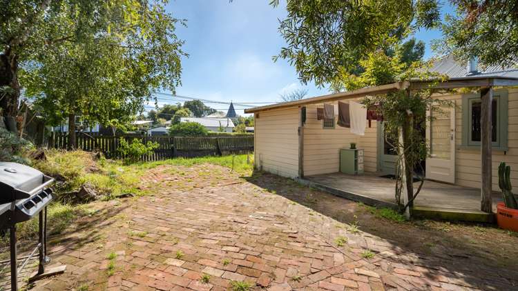 141 England Street Linwood_5