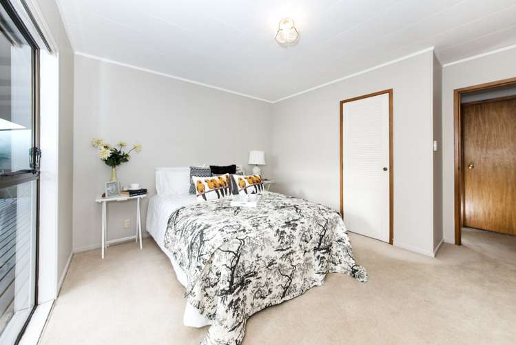 70 Hutchinsons Road Bucklands Beach_17