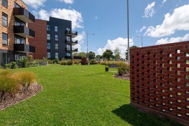 6 Rauroa Lane Hobsonville_11