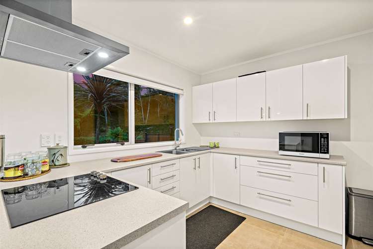 1/76a Heathcote Road Castor Bay_8