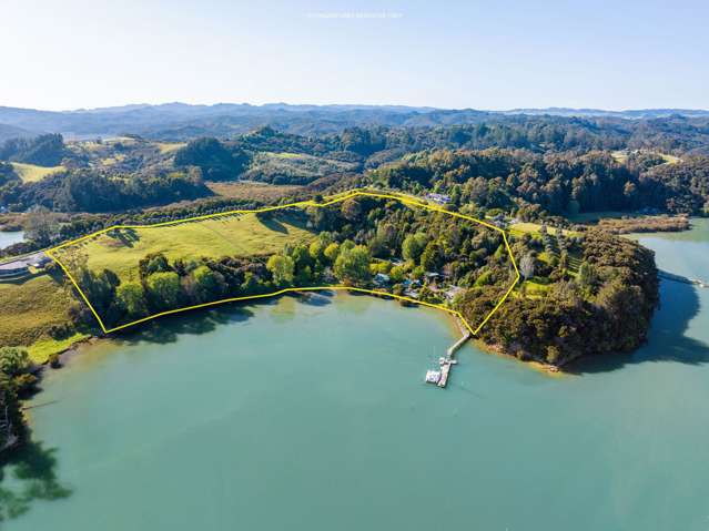 Your Magical Boating Retreat in the Bay of Islands