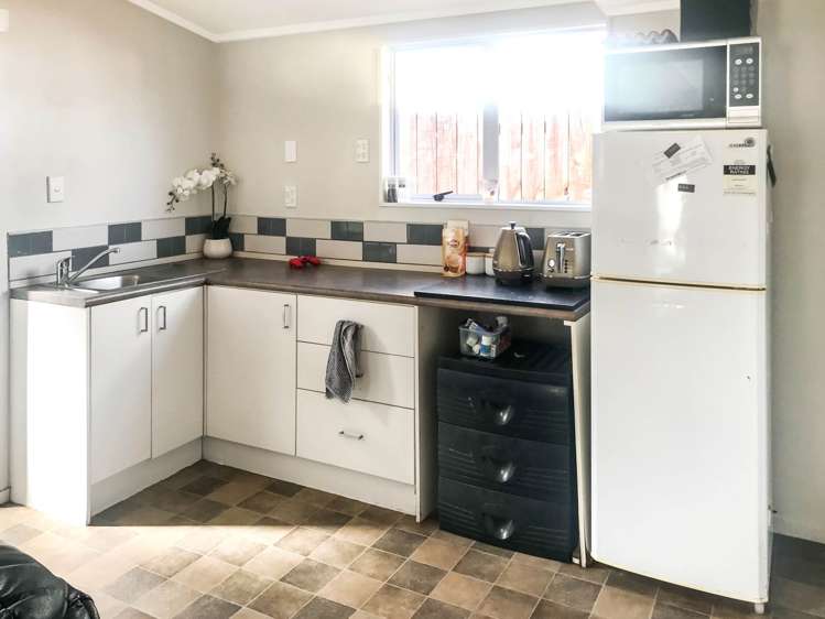 8 Etherton Drive Manurewa_8