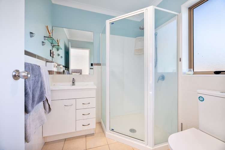 55 Helleur Road Massey_7