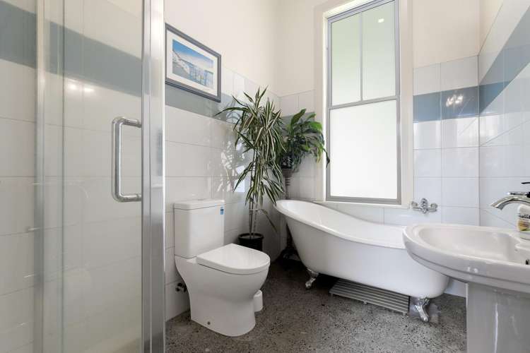 59 Contour Avenue Pyes Pa_24