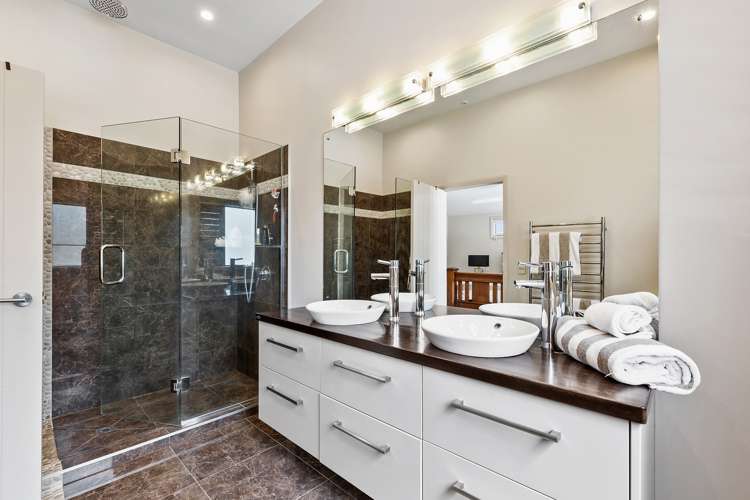 6 Kenley Heights Flat Bush_18