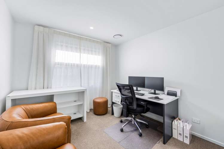 3 Earlsbrook Boulevard Lincoln_16