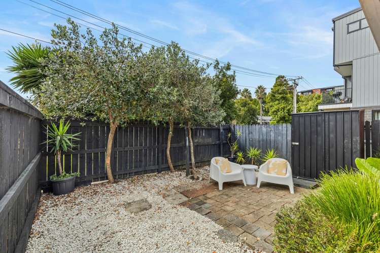 2/16 Highbury Street_3