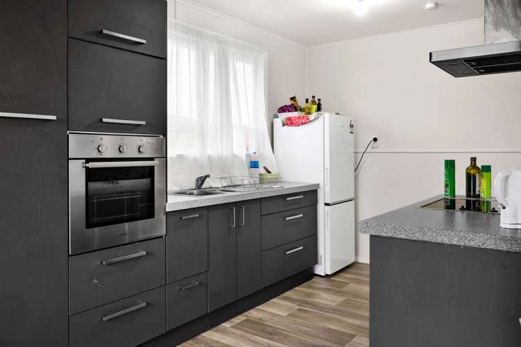 160 Glover Road Hawera_11