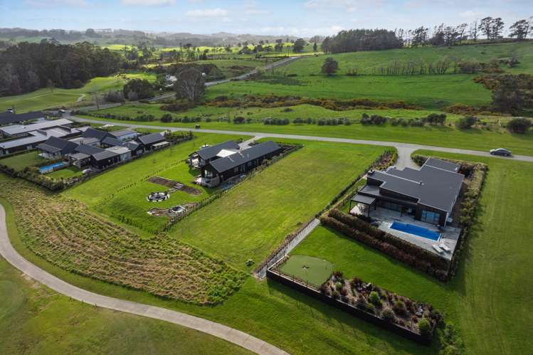 53 Grayson Road Wainui_7