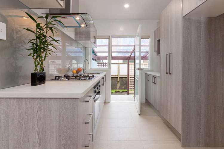 2/42 Campbell Road Onehunga_2