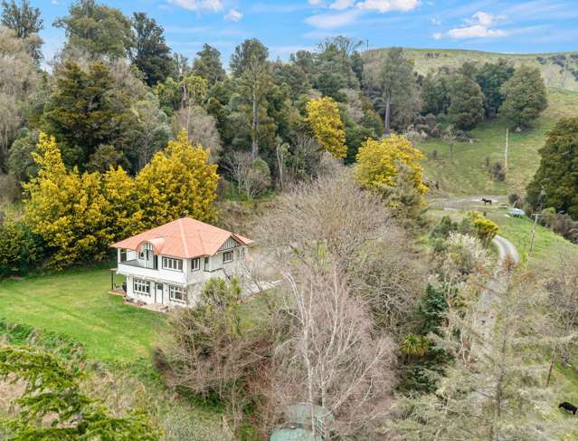 Lifestyle with two storey homestead
