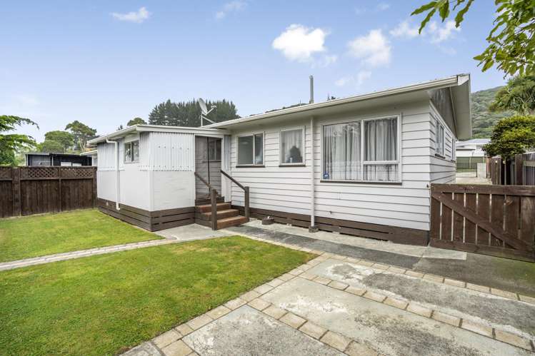 19 Kendal Grove Wainuiomata_13