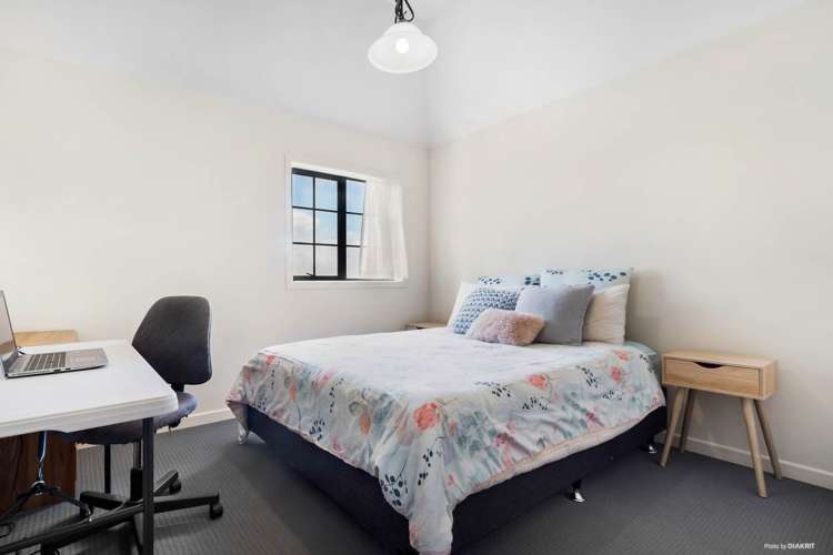 27 Fairchild Avenue Goodwood Heights_12