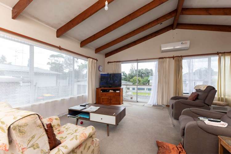 5 John F Kennedy Place Glen Eden_4