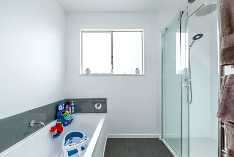 12 William Benton Street Featherston_15