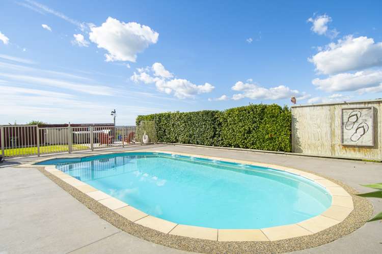 10 Aurora Avenue Welcome Bay_24