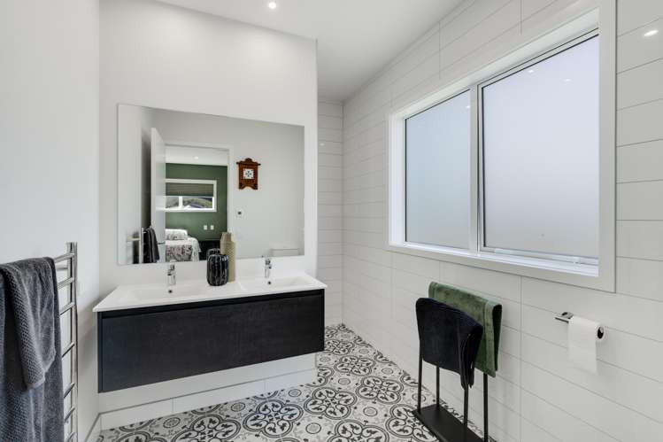 17 Azimuth Road Tairua_15