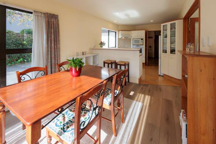2/62 Hawkesbury Avenue_5