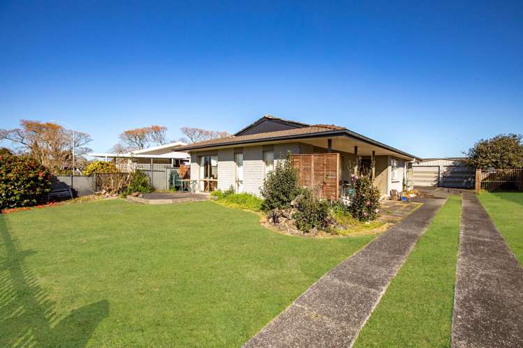 3 Dalton Crescent Dinsdale_14