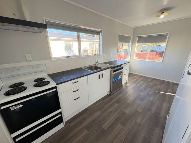 1B Meadow Park Crescent_0