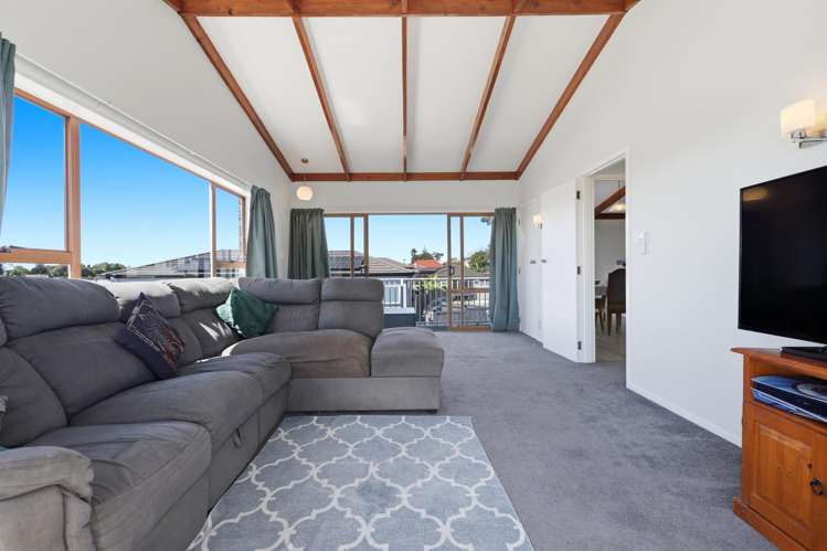 2/110 Hillside Road_3