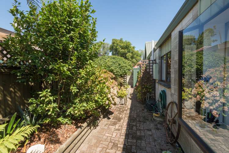 2/6 Hobhouse Street Stoke_19