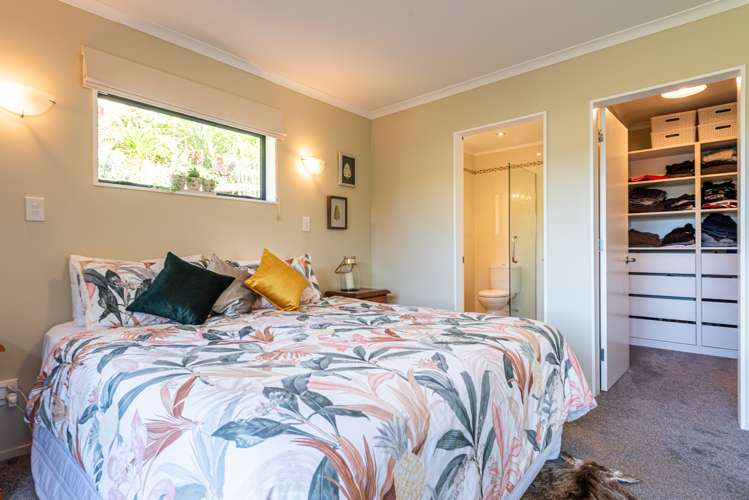 46 Tongariro Drive Aotea_10