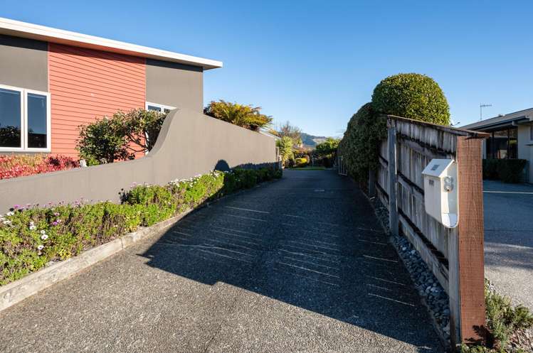 8 Gershwin Grove Stoke_24