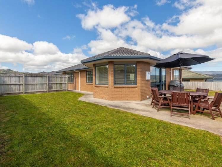 54 Percy Kinsman Crescent Riverstone Terraces_17