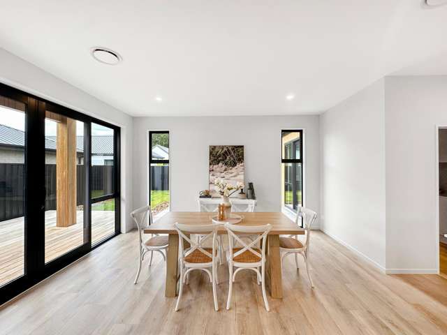 16 Elsie Lange Way Casebrook_2