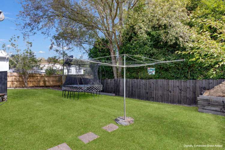 2/137 Awaroa Road Helensville_14