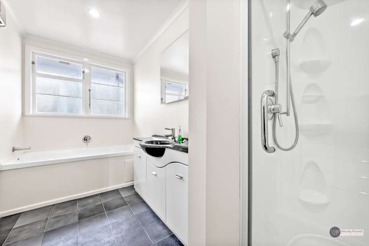 1 Meadows Avenue Waiwhetu_14