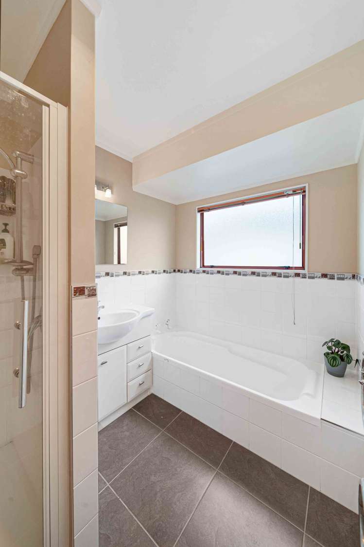 3 Hartfield Rise Pahurehure_15