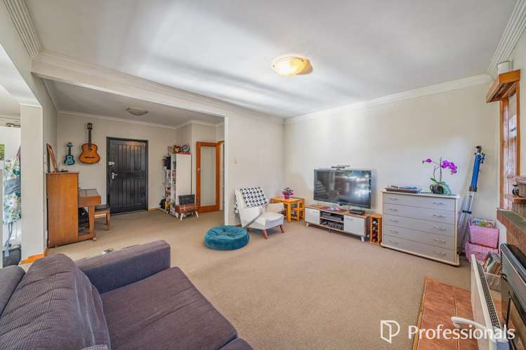 18 Burden Avenue Wainuiomata_7