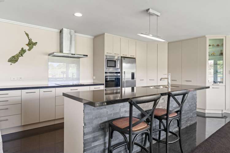 1484 Egmont Road Egmont Village_6