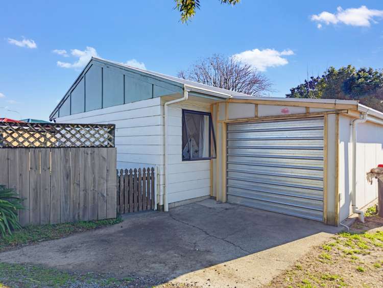1100A Cunningham Crescent Mayfair_12