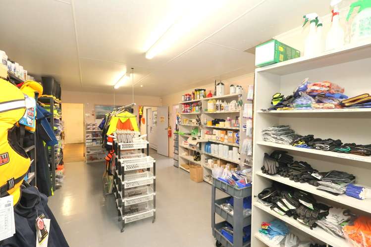 4 Foreshore Road Bluff_1