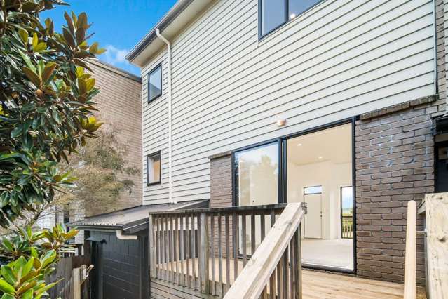 4/2 Swan Hill Drive Glen Eden_3