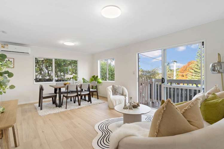 2/20 Hogans Road Glenfield_3