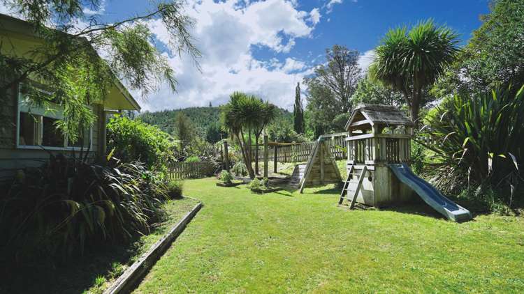 915 Waiwhero Road Ngatimoti_3