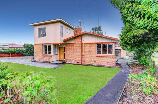 Big family house near the hospital
