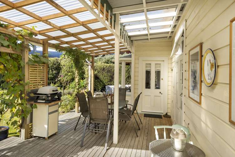 67 Eighty Eight Valley Road Wakefield_15