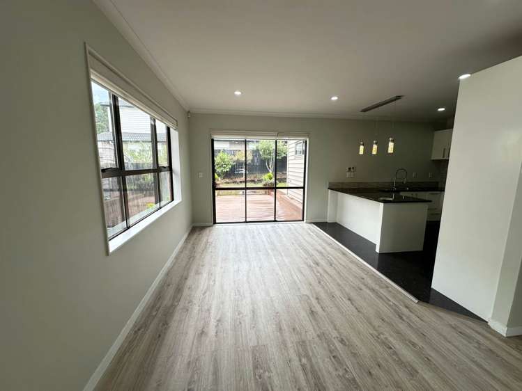 39 Terrasini Drive Flat Bush_5