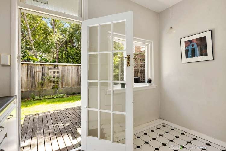 2/1 Hobson Street Thorndon_10