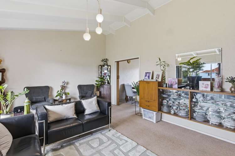 556 Queen Street East Levin_6