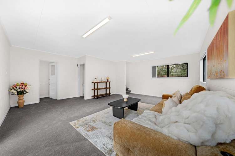 120 Flanshaw Road Te Atatu South_18