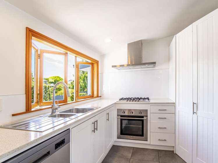 38 Waiwaka Terrace Strandon_6