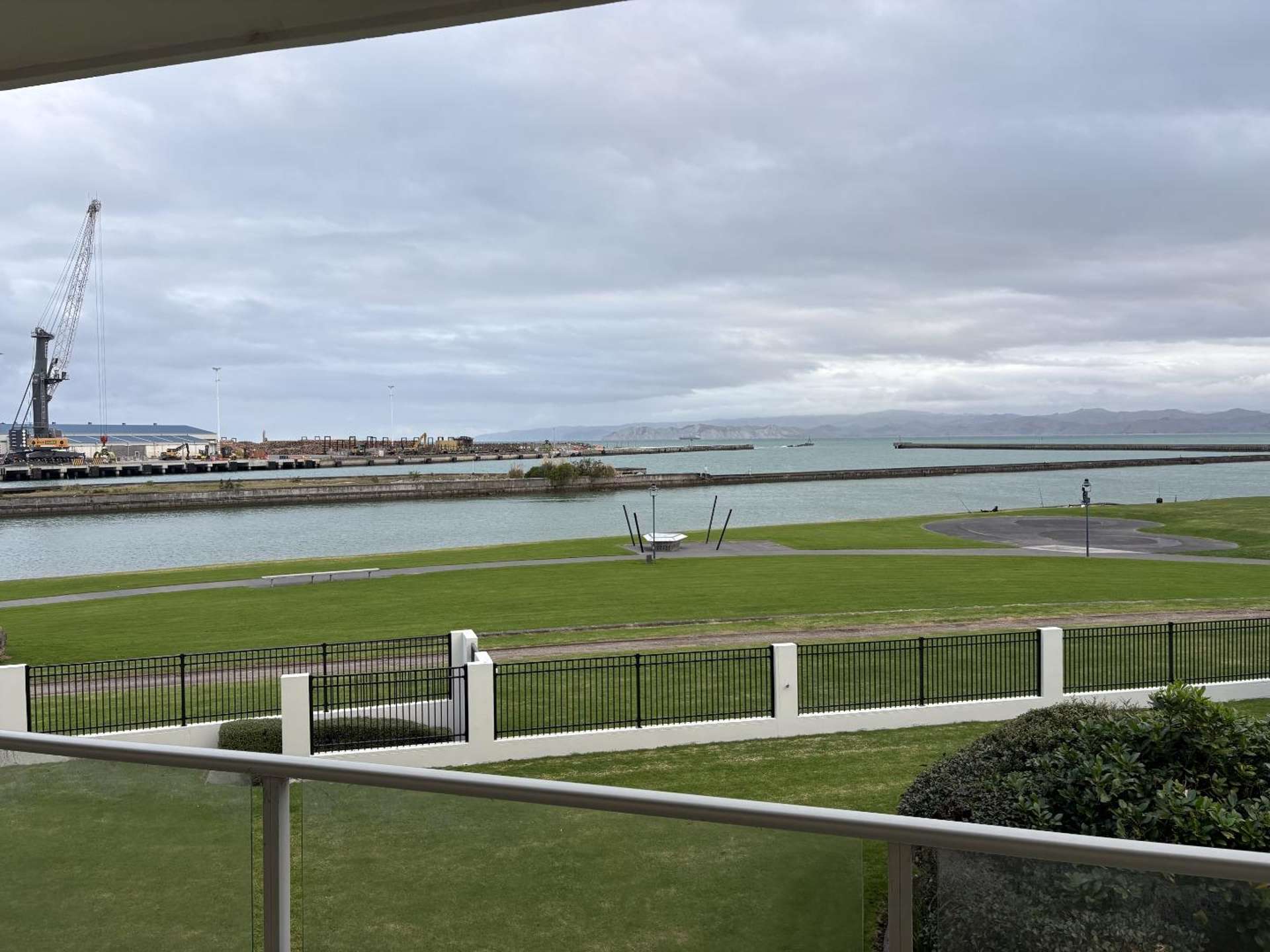 9/100 Customhouse Street 1052_0