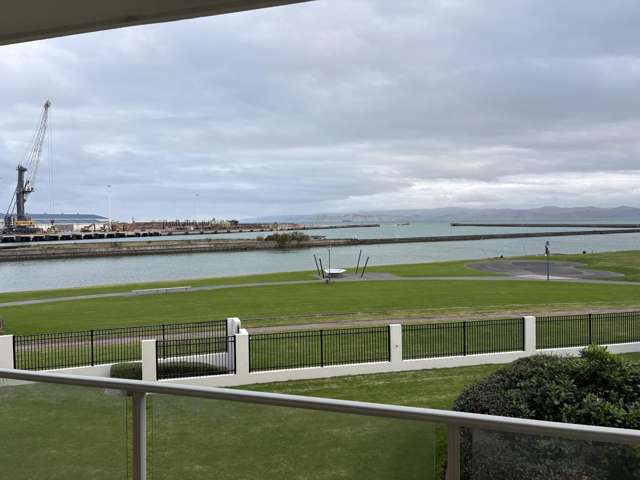 9/100 Customhouse Street 1052_1