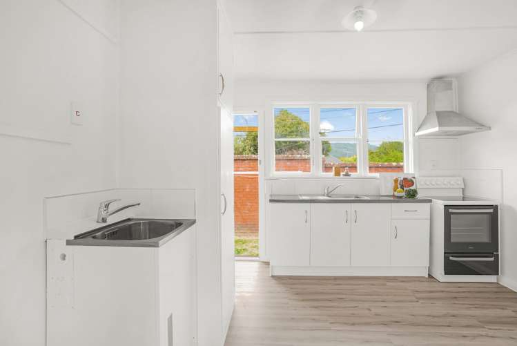 1/3 Huia Grove Elderslea_3